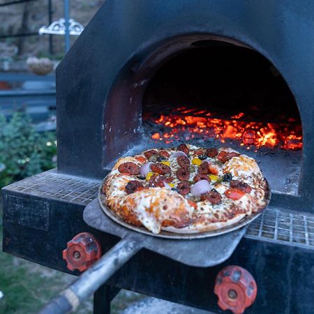 קסאולי Stayvista At Floradale W Jacuzzi & Wood-Fire Pizza מראה חיצוני תמונה
