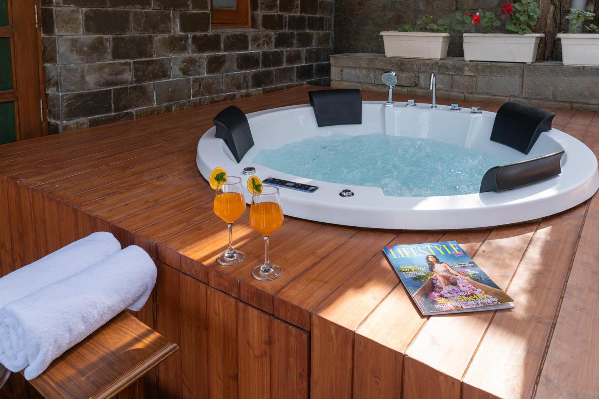 קסאולי Stayvista At Floradale W Jacuzzi & Wood-Fire Pizza מראה חיצוני תמונה