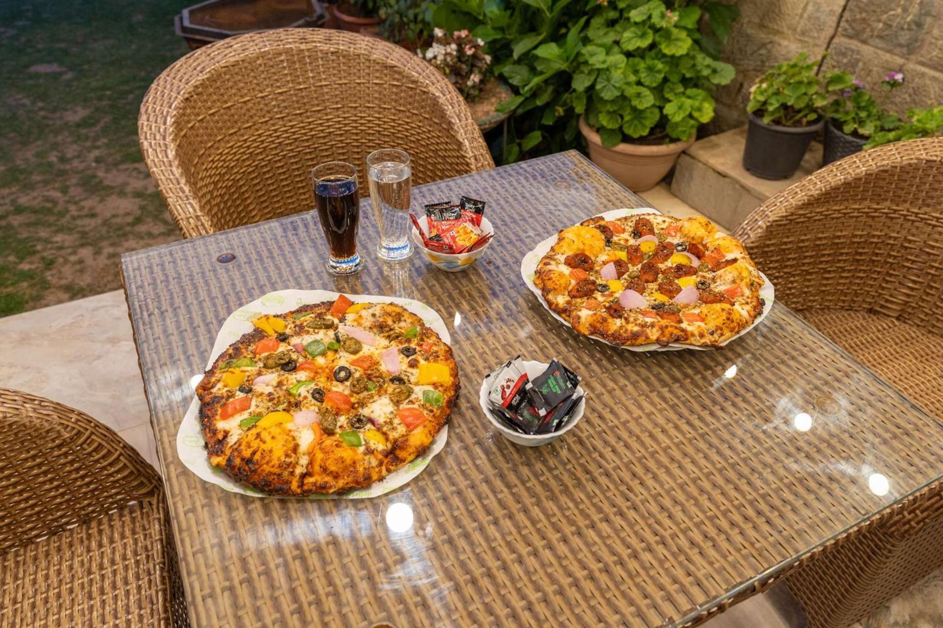 קסאולי Stayvista At Floradale W Jacuzzi & Wood-Fire Pizza מראה חיצוני תמונה